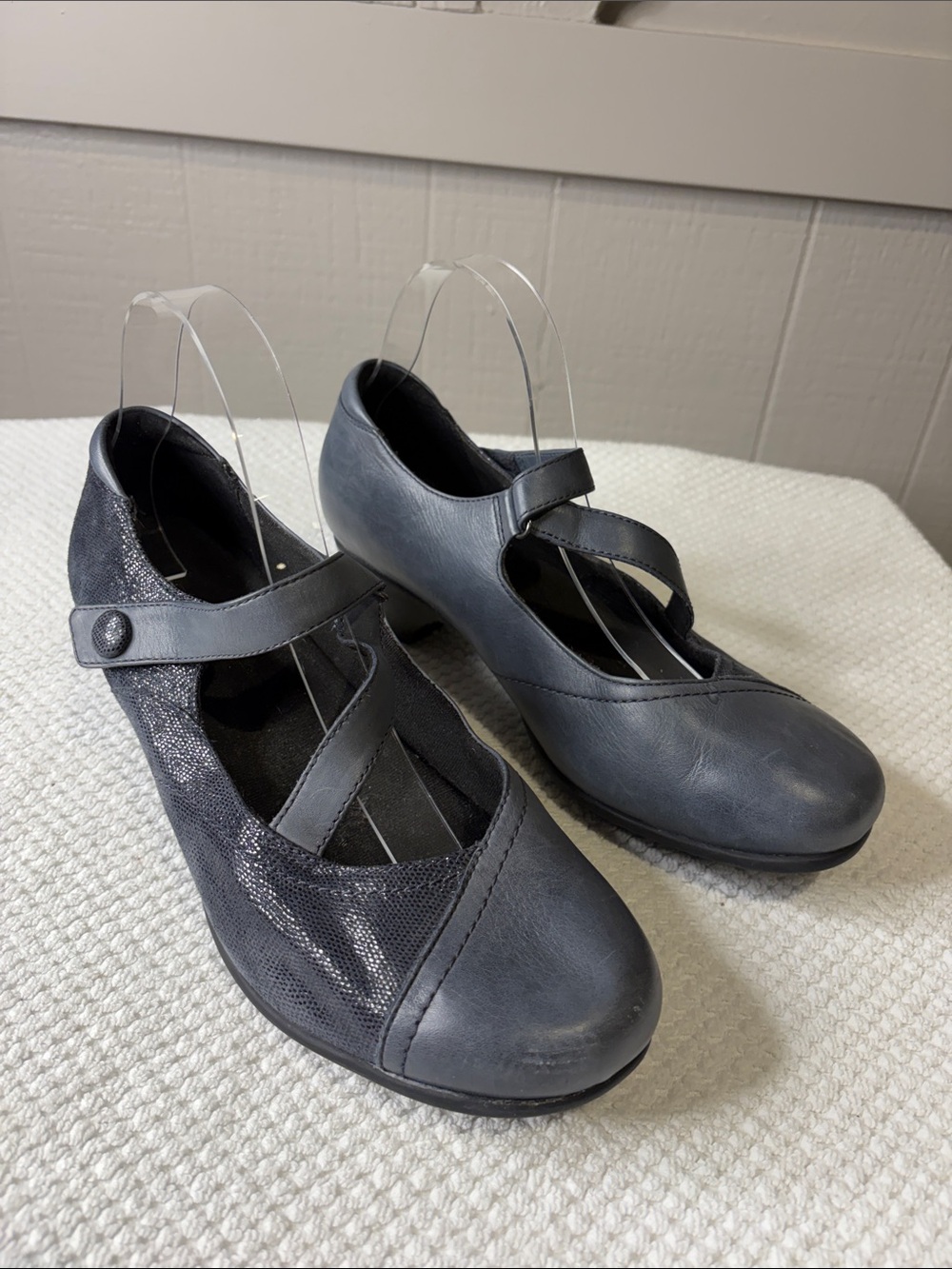 Aravon by New Balance Portia Navy Leather Mary Jane Heels Comfort Pumps 8.5-9